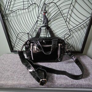 Núnoo | Patent Leather Black Crossbody Bag